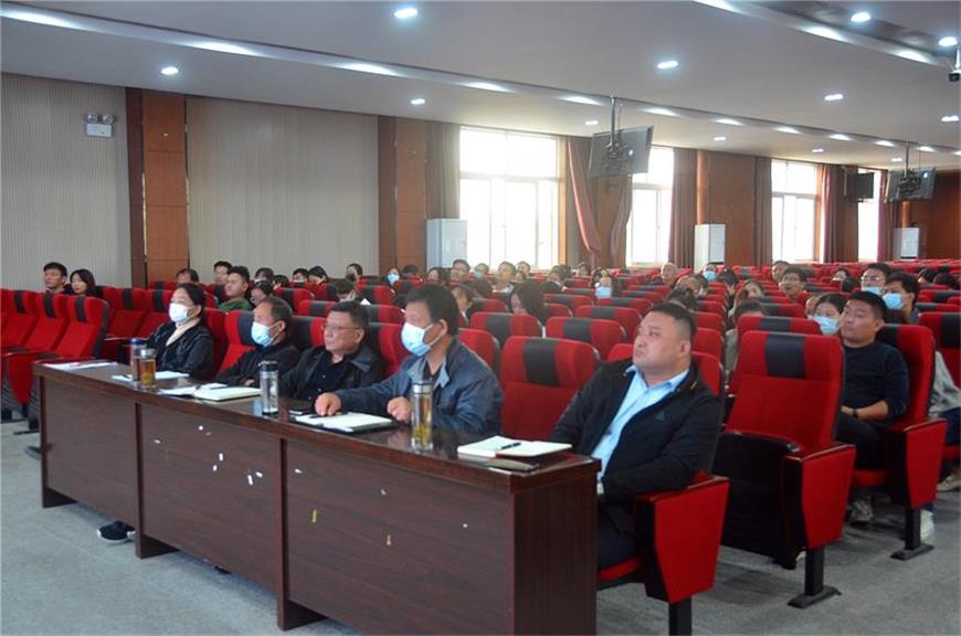 领导.jpg 领导.jpg