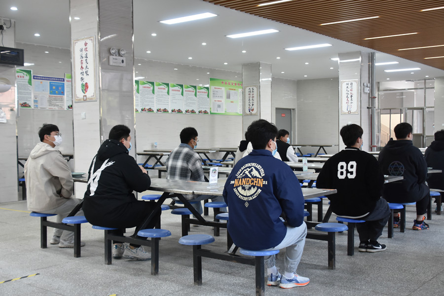 食堂2_副本.jpg 食堂2_副本.jpg