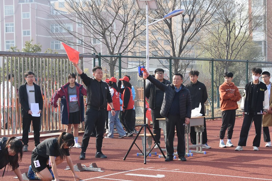 发令_副本.jpg 发令_副本.jpg